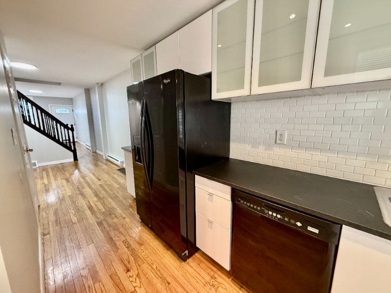 Building Photo - 1302 N Randolph St