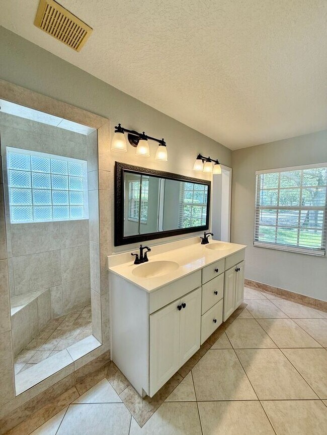 Building Photo - 4/3 WINTER PARK POOL HOME WITH WINTER PARK SCHOOLS! (Orange County Winter Park Schools)