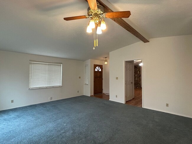 Building Photo - 8 Bass Ct