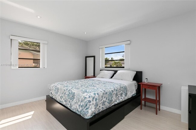 Building Photo - 9981 SW 13th Ter