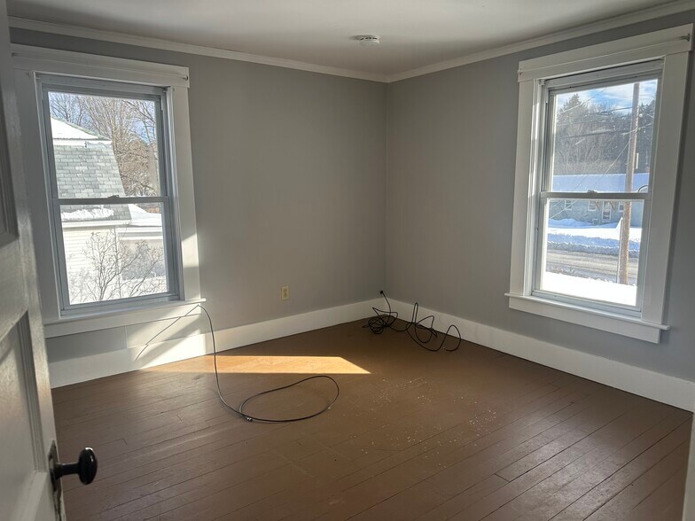 Building Photo - 179 Maple Ave