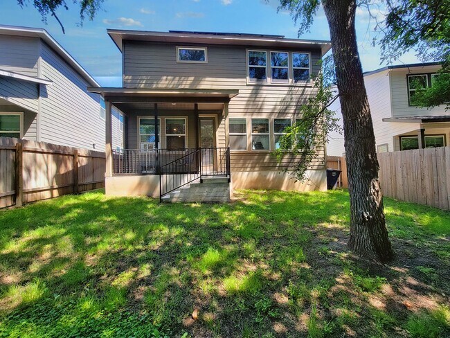 Building Photo - Spacious 4-Bedroom, 3-Bath Single-Family H...