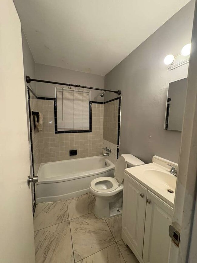 Building Photo - 8435 Braile St