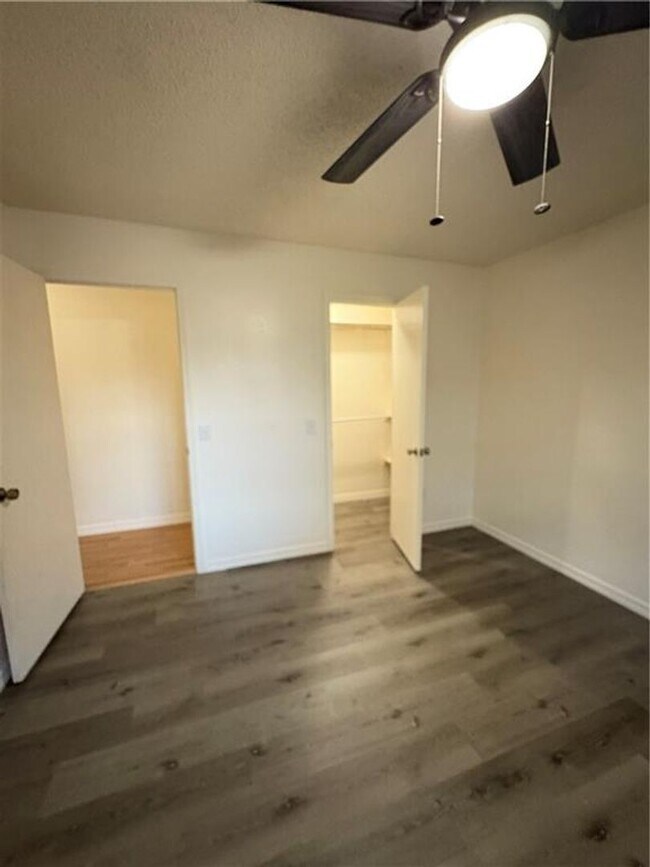 Building Photo - Spacious 4 bedroom, 2.5  bath house near B...