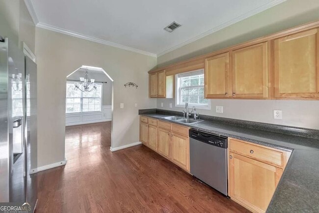 Building Photo - 1086 South Gordon Rd SW