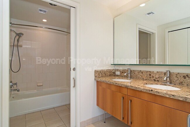 Building Photo - 321 Tenth Avenue