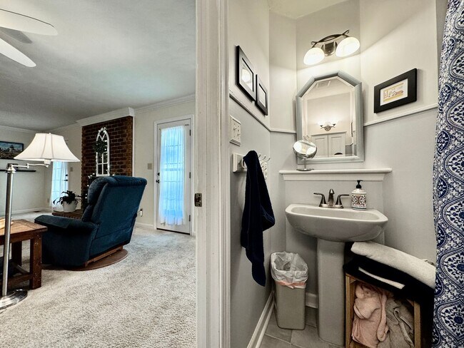 Building Photo - Fabulous 4-Bedroom Home w/2-Car Attached Garage! Dog Friendly - Screened Porch!