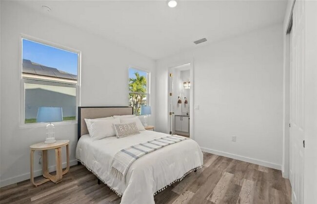 Building Photo - Home in Cape Coral – Modern Design. 1 mont...