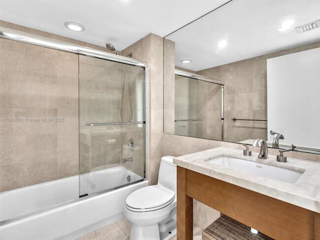 Building Photo - 650 West Ave