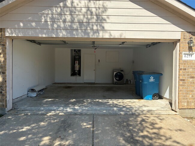 Building Photo - 6214 Channelbrook Ln