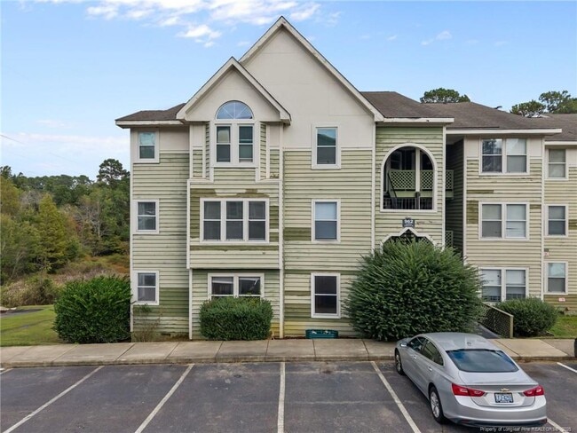 Building Photo - 962 Stewarts Creek Dr