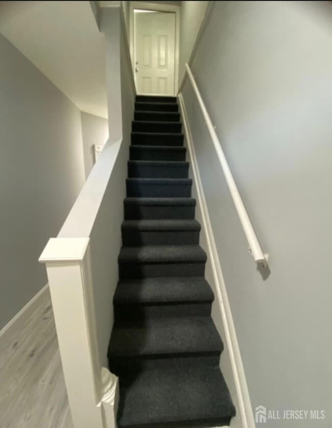 Building Photo - 315 Smith St