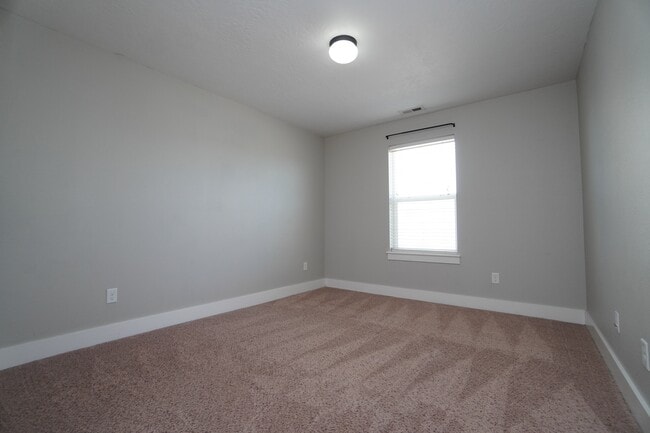 Building Photo - 2724 Sommersby Wy N