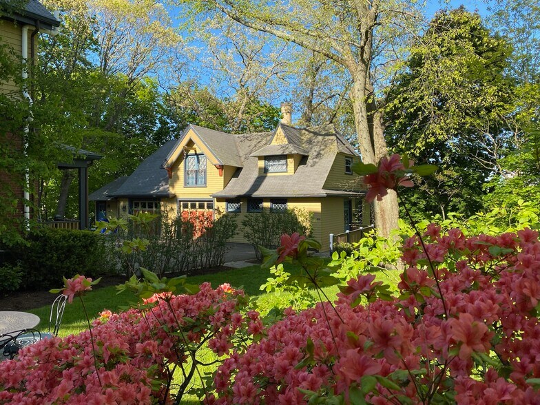 Building Photo - 50 Edgehill Rd