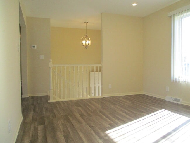 Building Photo - 514 Iona Ln