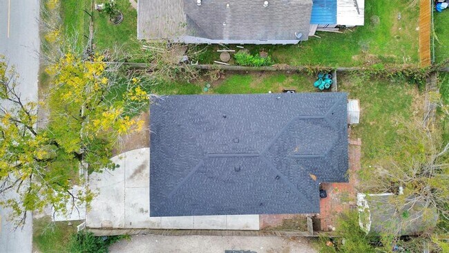 Building Photo - 2243 Matilda St