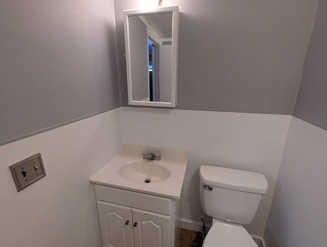 Building Photo - 33 Central Ave