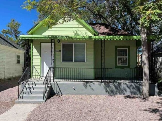 Building Photo - 1021 E Orman Ave