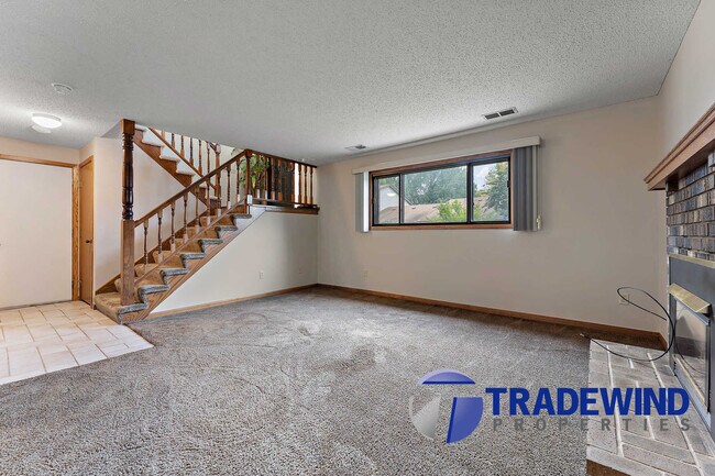 Building Photo - 560 Donegal Cir