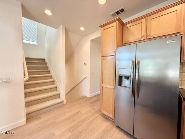 Building Photo - 533 E Port Hueneme Rd