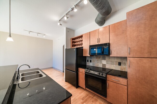 Building Photo - 1901 Post Oak Blvd