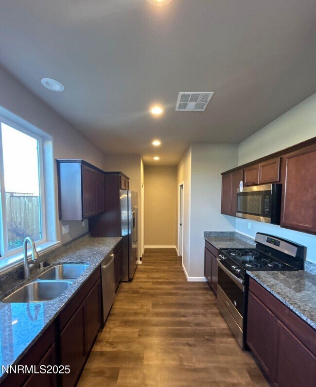 Building Photo - 3621 Oaklawn St