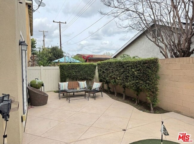 Building Photo - 68 Revell Cir