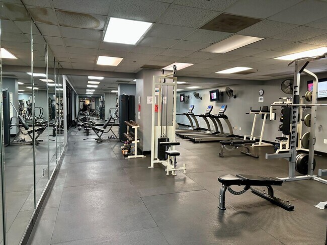 Building Photo - 620 Peachtree St NE