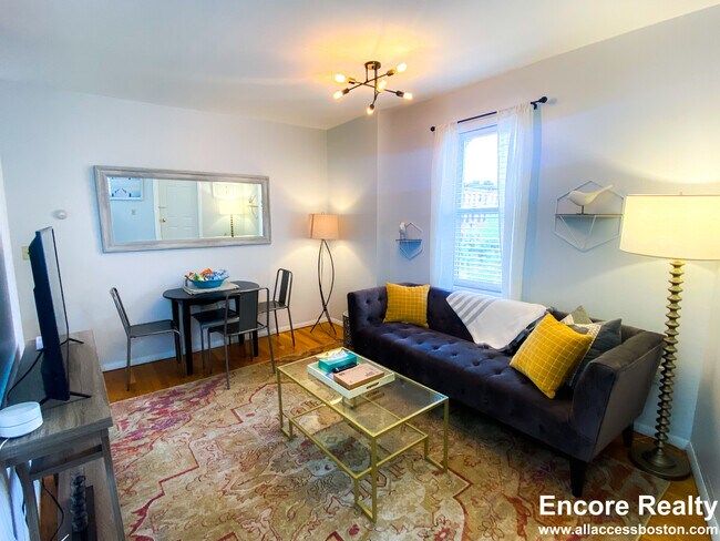 Building Photo - 1004 Tremont St