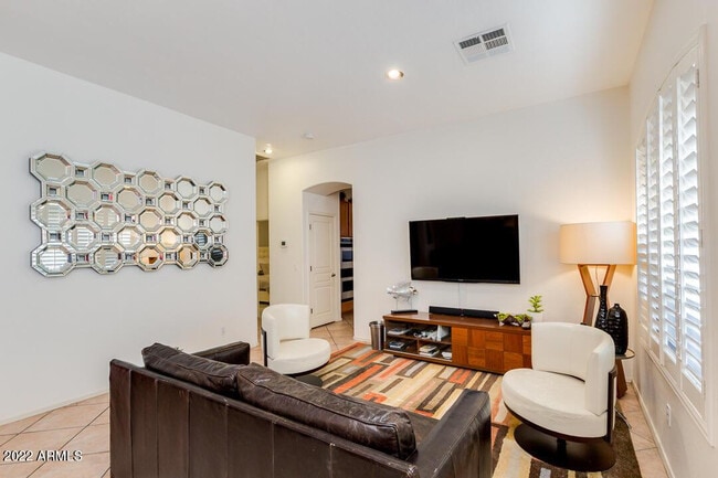 Building Photo - 2037 W Periwinkle Way