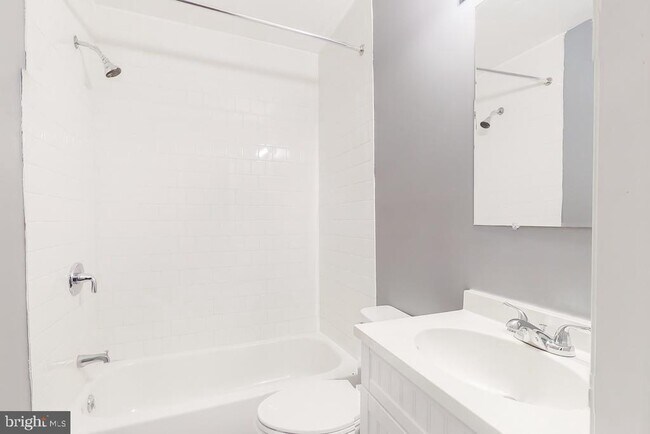 Building Photo - 507 N Paca St