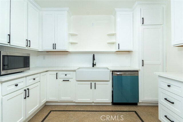Building Photo - 5124 N Maywood Ave