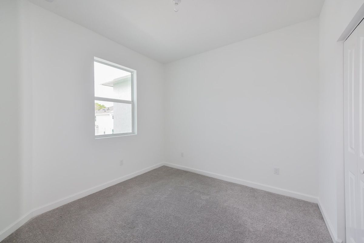 Building Photo - 4531 Hollister Ave