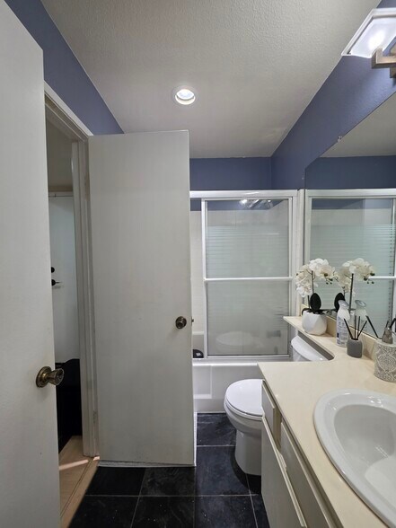 Building Photo - 9949 Scripps Westview Way