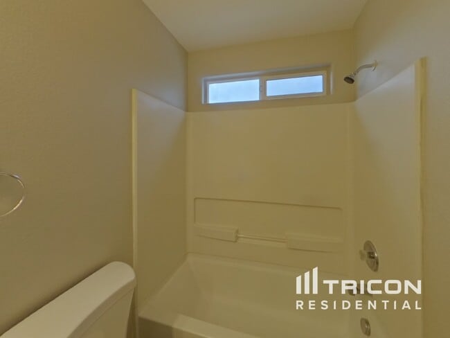 Building Photo - 8439 Shadow Run Ln