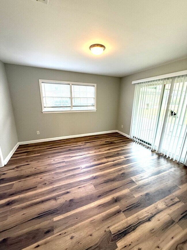 Building Photo - ** 4 bed 2.5 bath located in Edgewood ** Call 334-366-9198 to schedule a self tour