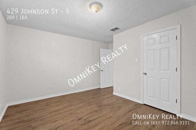 Building Photo - 429 Johnson St