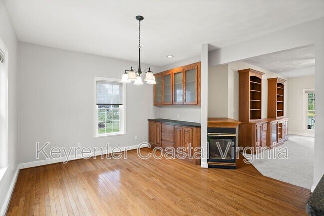 Building Photo - 15470 Turner Dr
