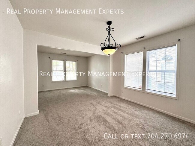 Building Photo - 8549 Filbert Ln