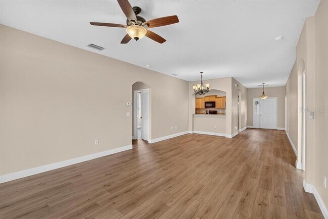 Building Photo - 5605 Hawklake Rd