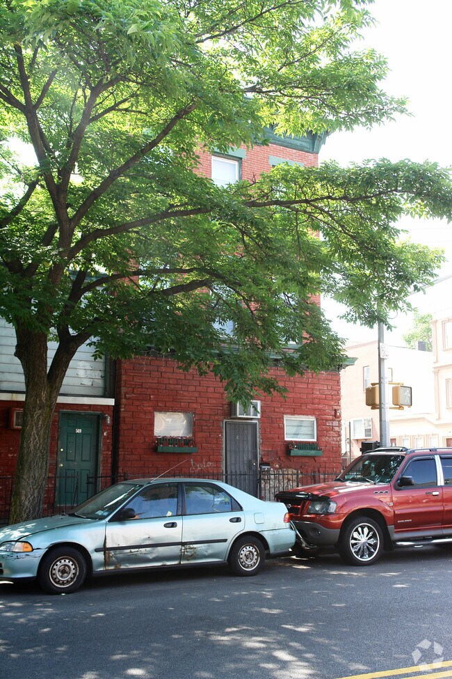 Building Photo - 273 16th St