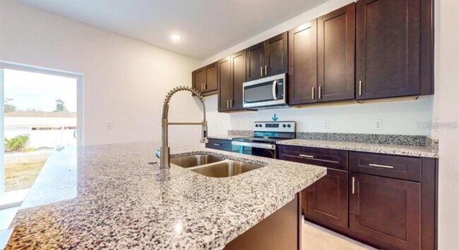 Building Photo - 2601 SW 175 Loop