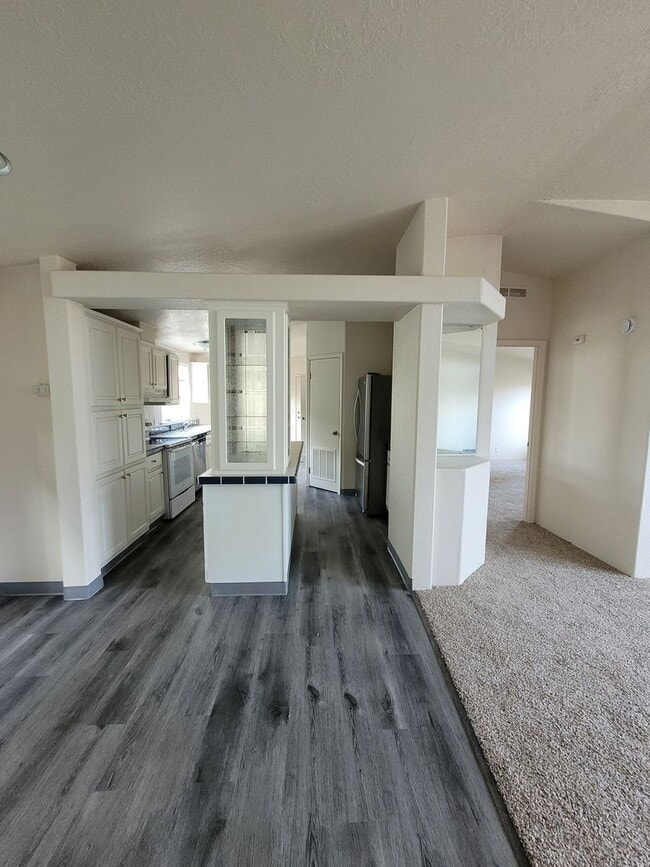 Building Photo - ***Limited Time Summer Rent Special!*** Pet Friendly 3 Bed : 2 Bath Home w/2 Car Garage & Access ...