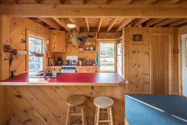 Building Photo - 378 Mill Rd