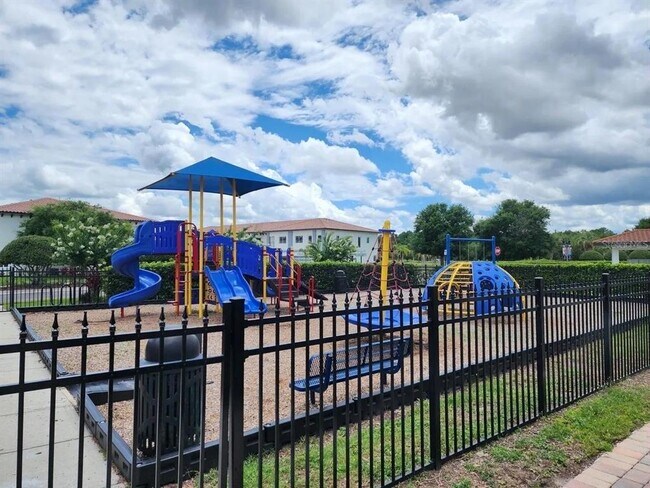 Building Photo - 1968 Greenbriar Ter