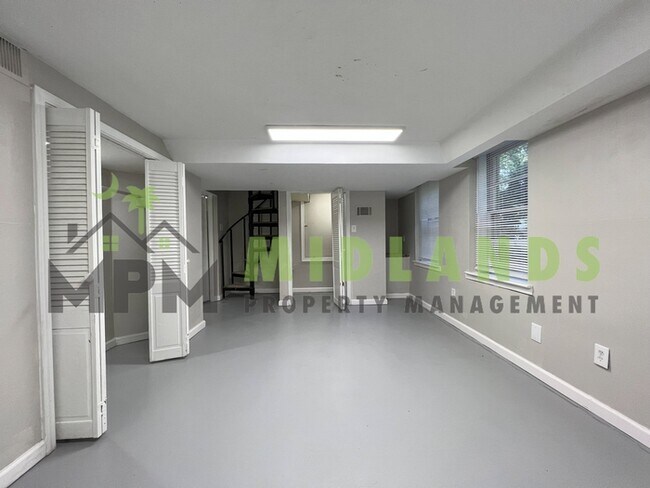 Building Photo - 948 Betsy Dr