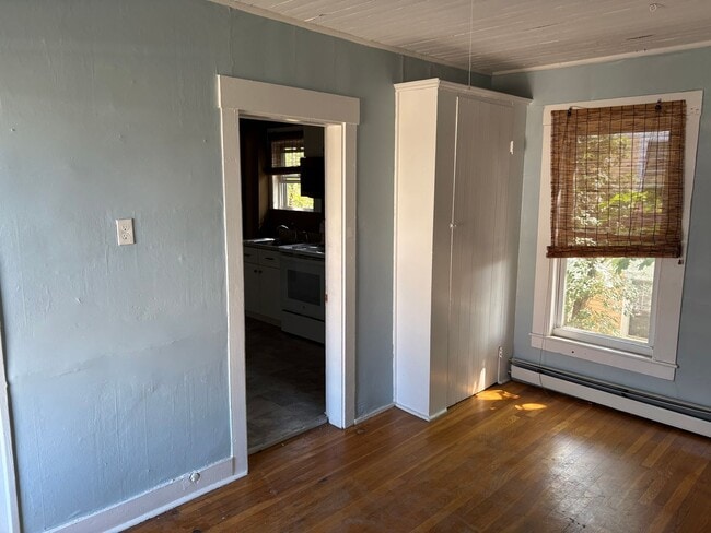 Building Photo - 313 Amherst St