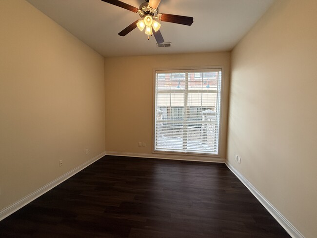 Building Photo - 252 Stetson St