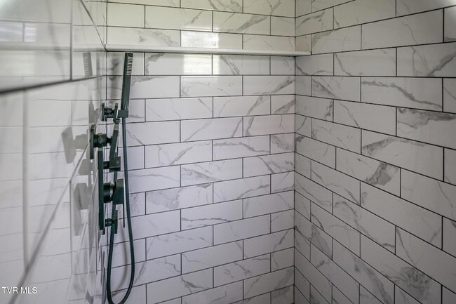 Building Photo - 3655 W Allens Bridge Rd