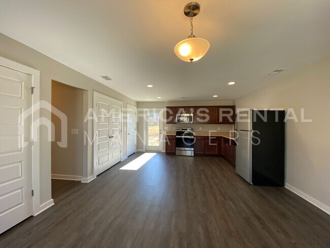 Building Photo - Home for Rent in Talladega, AL! View with 48 Hours Notice!